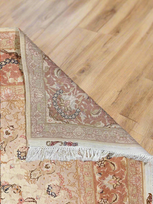 Exquisite 100% Silk Persian Design Rug – Elegant and Luxurious, size 7" x 10"