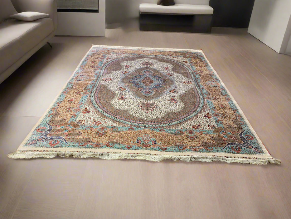 Exquisite 100% Silk Persian Design Rug – Elegant and Luxurious, size 8' 1" x 11' 2"