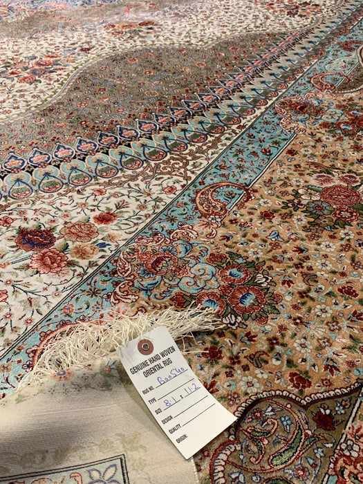 Exquisite 100% Silk Persian Design Rug – Elegant and Luxurious, size 8' 1" x 11' 2"