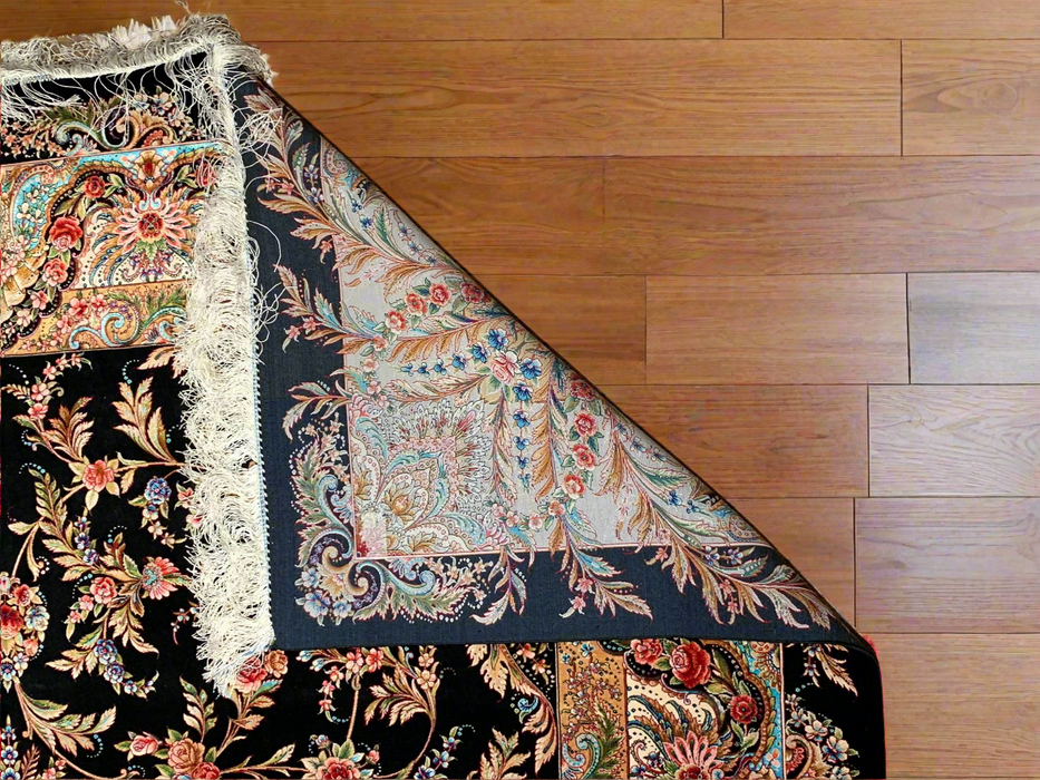 Exquisite 100% Silk Persian Design Rug – Elegant and Luxurious, size 6' 7" x 9' 9"