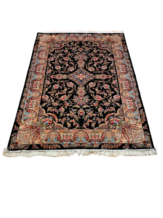 Exquisite 100% Silk Persian Design Rug – Elegant and Luxurious, size 6' 7" x 9' 9"
