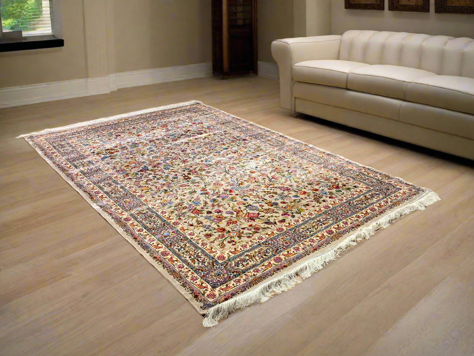 Exquisite 100% Silk Persian Design Rug – Elegant and Luxurious, size 6' 8" x 9' 10"