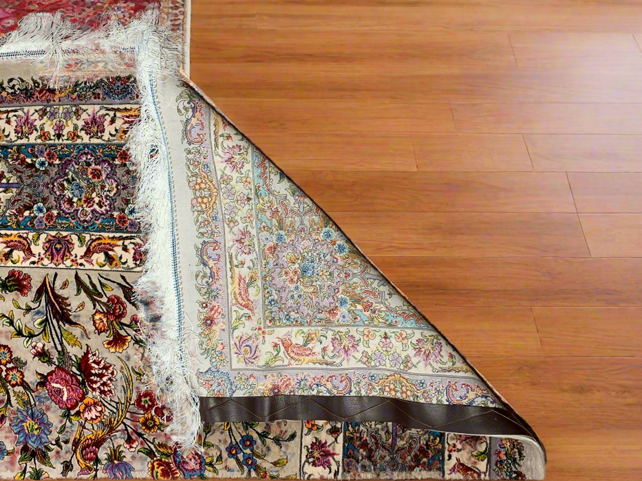 Exquisite 100% Silk Persian Design Rug – Elegant and Luxurious, size 6' 8" x 9' 10"