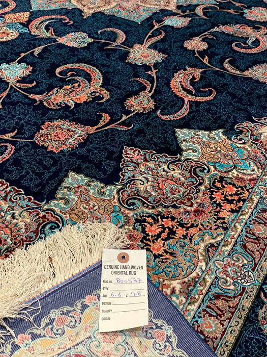 Exquisite 100% Silk Persian Design Rug – Elegant and Luxurious, size 6' 6" x 9' 8"