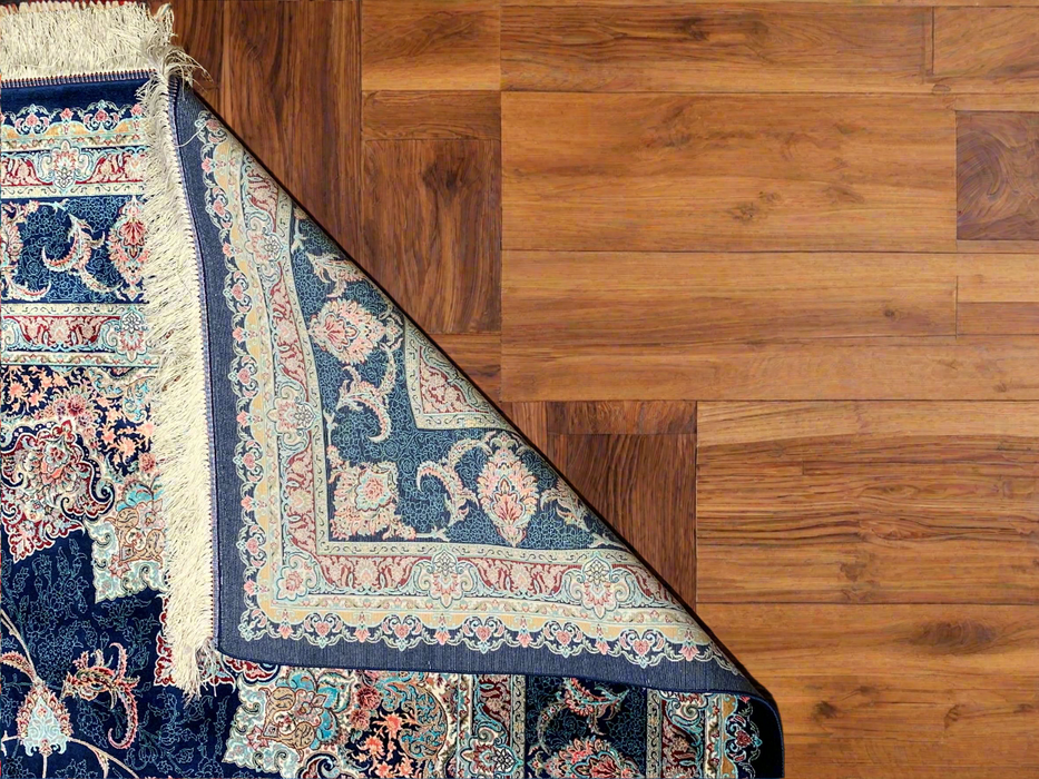 Exquisite 100% Silk Persian Design Rug – Elegant and Luxurious, size 6' 6" x 9' 8"