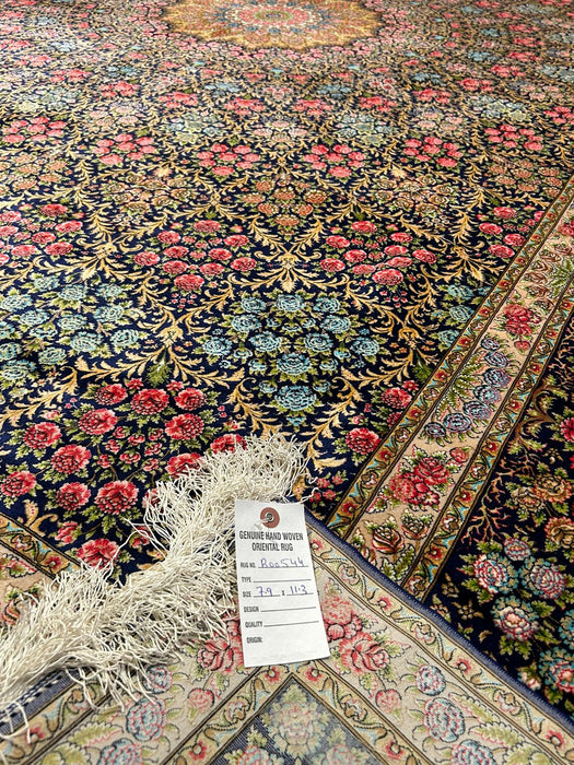 Exquisite 100% Silk Persian Design Rug – Elegant and Luxurious, size 7' 9" x 11' 3"