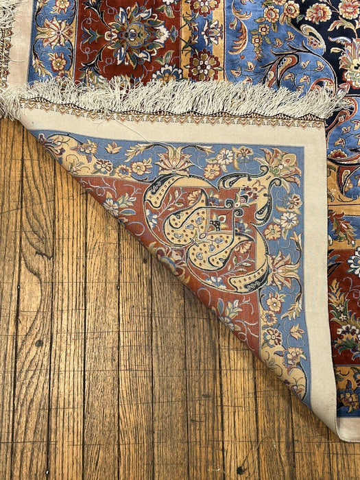 Exquisite 100% Silk Persian Design Rug – Elegant and Luxurious, size 9' 9" x 12' 9"  (H)
