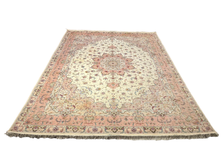 Exquisite 100% Silk Persian Design Rug – Elegant and Luxurious, size 10" x 14"  (H)