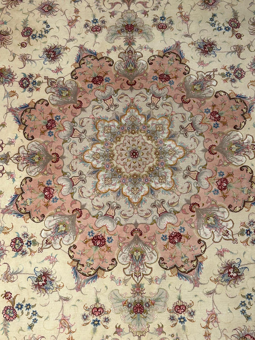 Exquisite 100% Silk Persian Design Rug – Elegant and Luxurious, size 10" x 14"  (H)
