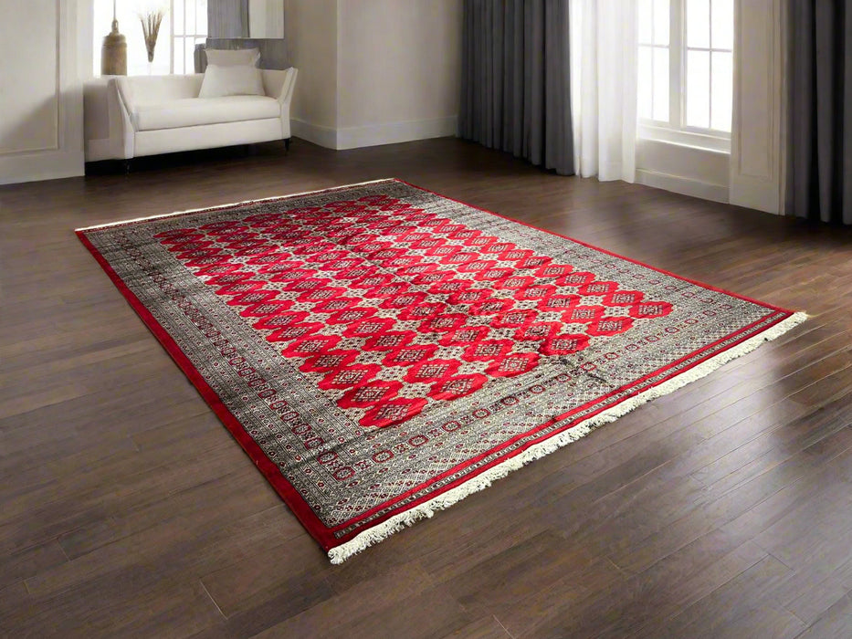 Hand-Knotted Pakistani Bokhara Rug – 100% Wool, size  9' 2" x 12' 6"  (M)