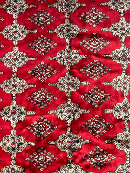 Hand-Knotted Pakistani Bokhara Rug – 100% Wool, size  9' 2" x 12' 6"  (M)