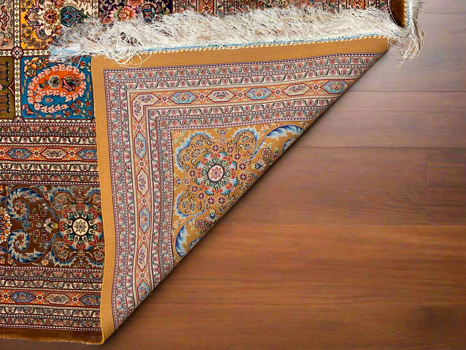 Exquisite 100% Silk Persian Design Rug – Elegant and Luxurious, size  7' x 10'