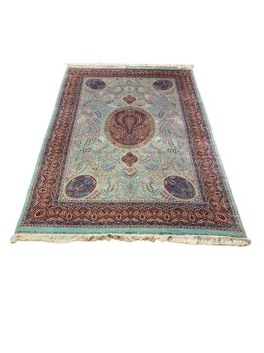 Exquisite 100% Silk Persian Design Rug – Elegant and Luxurious, size  6' 5" x 9' 7"
