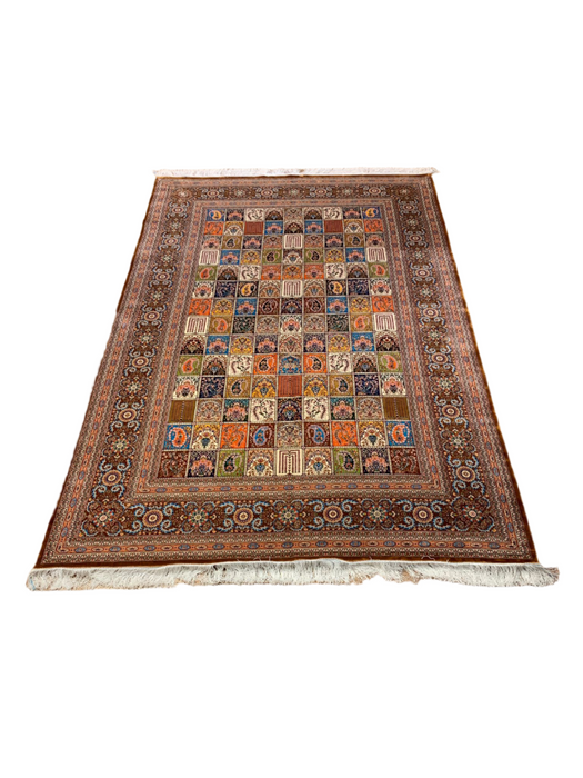 Exquisite 100% Silk Persian Design Rug – Elegant and Luxurious, size  7' x 10'