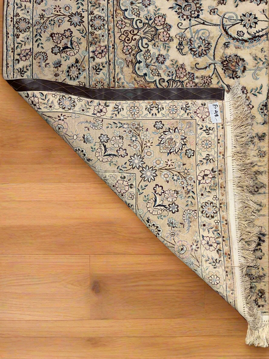 Exquisite 100% Silk Persian Design Rug – Elegant and Luxurious, size  2' 6" x 9' 7"