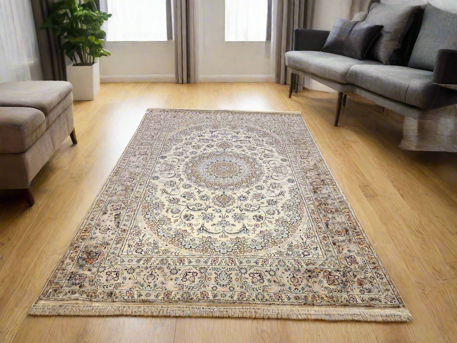 Exquisite 100% Silk Persian Design Rug – Elegant and Luxurious, size  2' 6" x 9' 7"