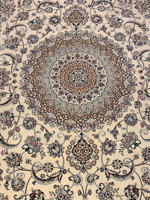 Exquisite 100% Silk Persian Design Rug – Elegant and Luxurious, size  2' 6" x 9' 7"