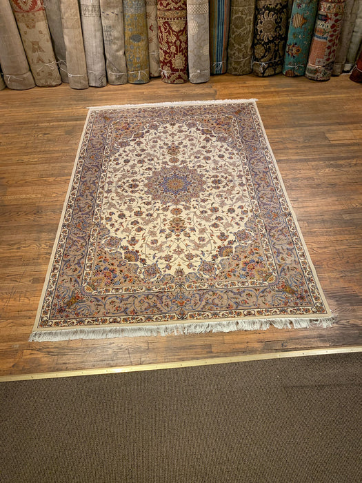 Exquisite 100% Silk Persian Design Rug – Elegant and Luxurious, size 6' 7" x 9' 9"