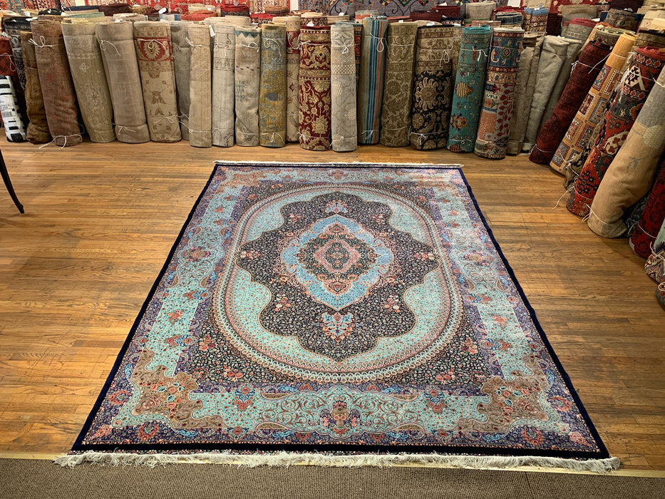 Exquisite 100% Silk Persian Design Rug – Elegant and Luxurious, size 8' 1" x 11' 2"