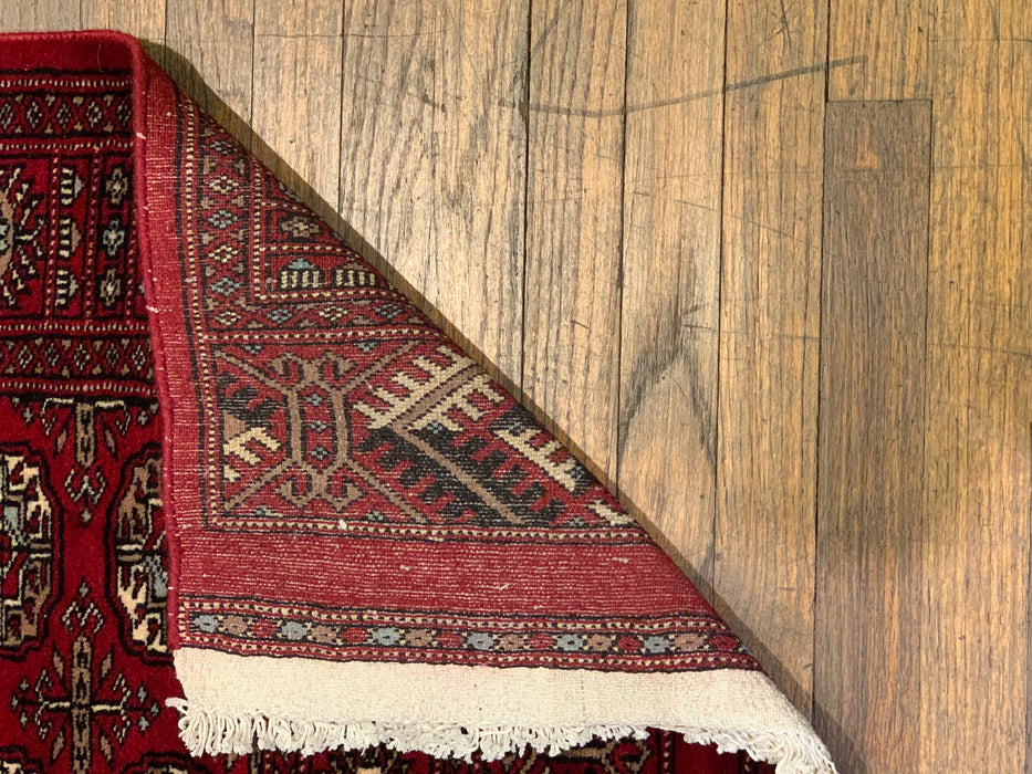 Hand-Knotted Pakistani Bokhara Rug – 100% Wool, size 2' 8" x 10' 3"  (M)