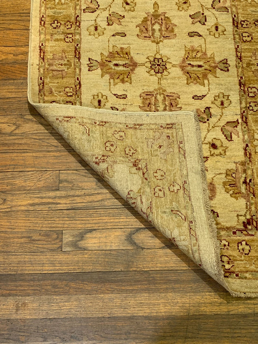 Hand-Knotted Sultanabad Vegetable-Dyed Wool Rug, 2' 8" x 11' 6"  (K)