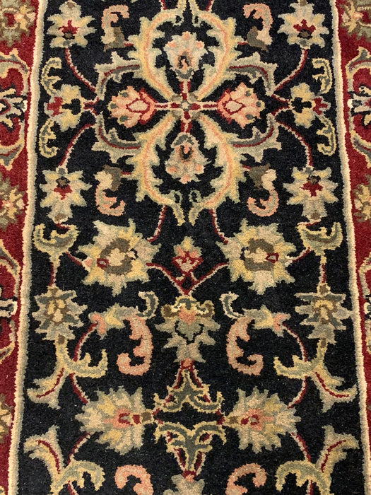Persian-Inspired. Modern Defined. Turkish Made Rug, 2' 6" x 6' (O)