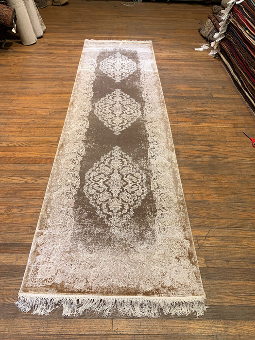Persian-Inspired. Modern Defined. Turkish Made Rug, 2' 7" x 9' 10"(O)