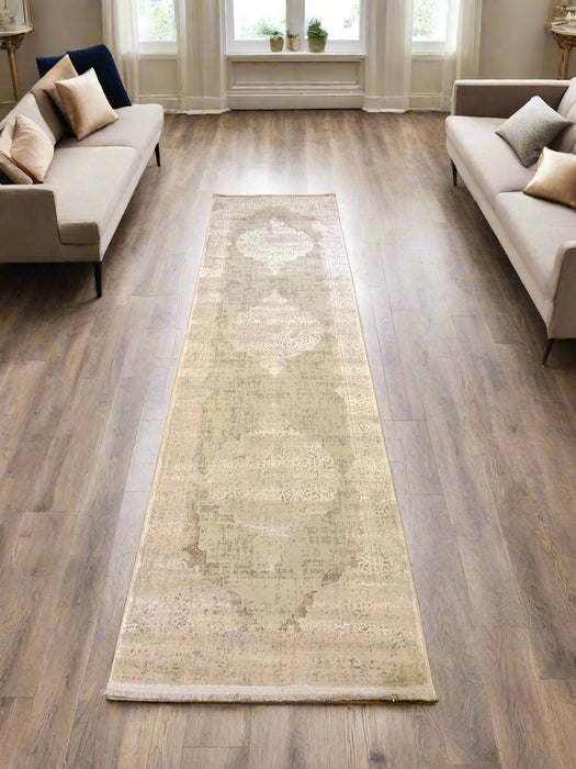 Persian-Inspired. Modern Defined. Turkish Made Rug, size 2' 6"x 9' 8" (O)