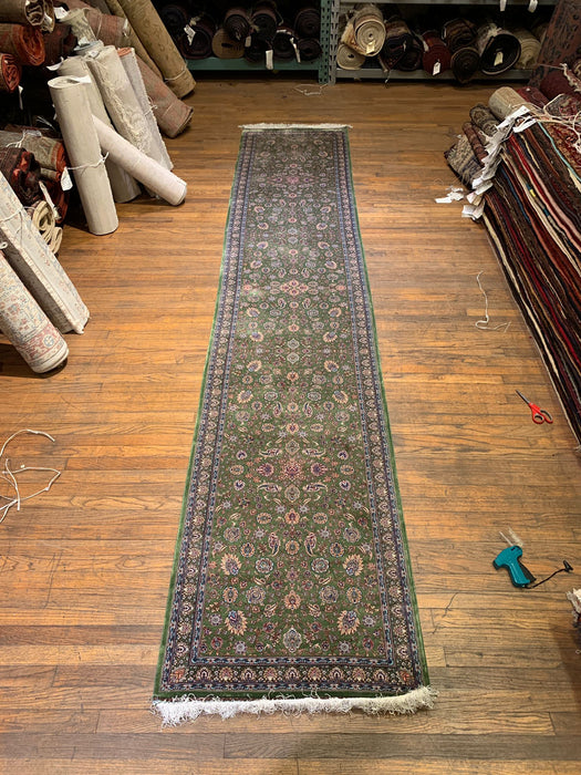 Exquisite 100% Silk Persian Design Rug – Elegant and Luxurious, size 2' 7" x 12' 9" (H)