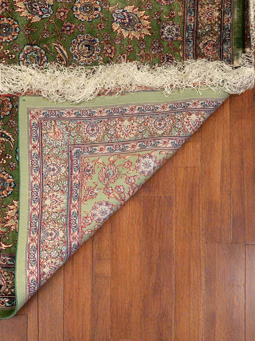 Exquisite 100% Silk Persian Design Rug – Elegant and Luxurious, size 2' 7" x 12' 9" (H)