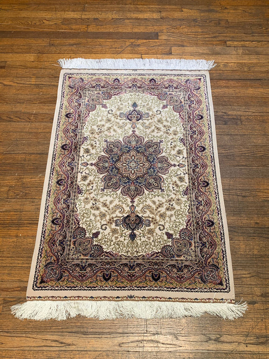Exquisite 100% Silk Persian Design Rug – Elegant and Luxurious, size 2' 6" x  4"(H)