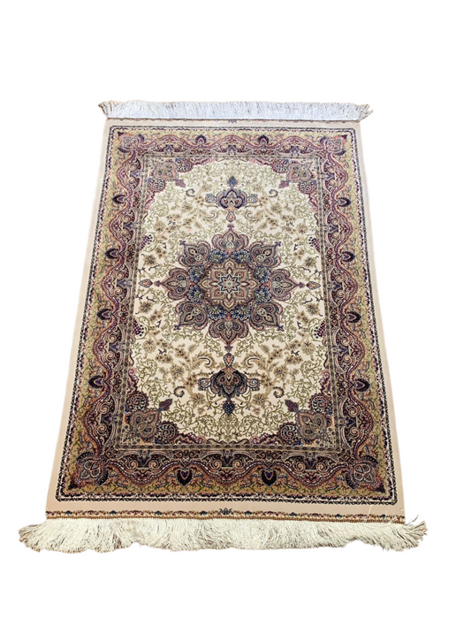 Exquisite 100% Silk Persian Design Rug – Elegant and Luxurious, size 2' 6" x  4"(H)