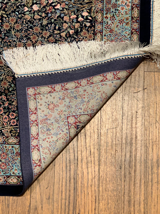 Exquisite 100% Silk Persian Isphahan Rug – Elegant and Luxurious, size 2' 6" x 4"