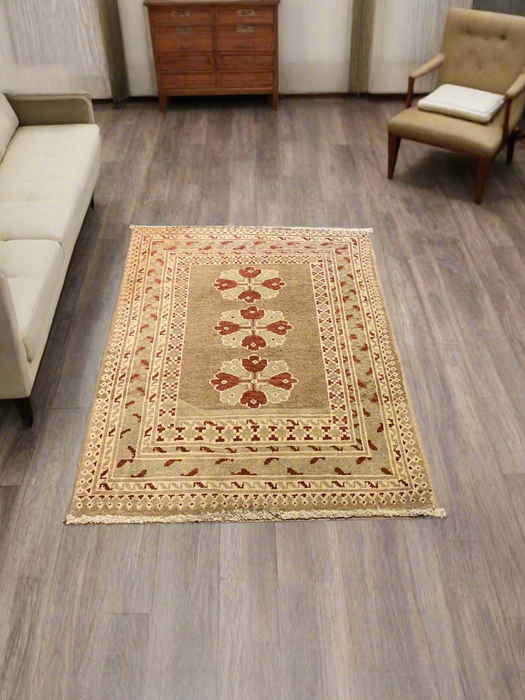 Hand-Knotted Sultanabad Vegetable-Dyed Wool Rug, 2' 6"x 3' 3" (K)