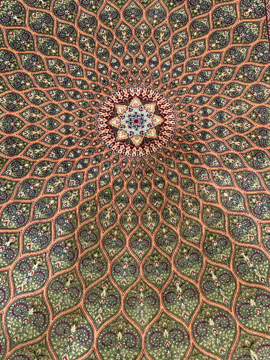 Exquisite 100% Silk Persian Isphahan Rug – Elegant and Luxurious, size 2' 6"x 4"