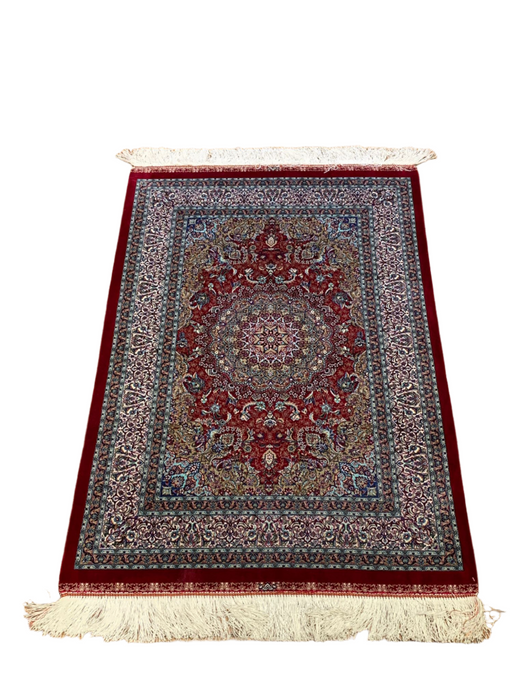 Exquisite 100% Silk Kashan Rug – Elegant and Luxurious, size 2' 6" x 4"