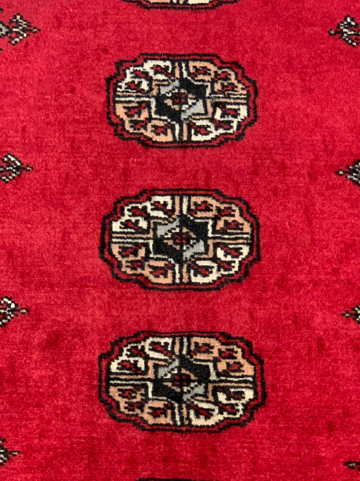 Hand-Knotted Pakistani Bokhara Rug – 100% Wool, 2' 7" x 3' 10" (M)