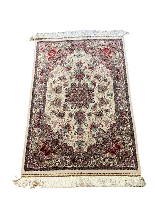 Exquisite 100% Silk Kashan Rug – Elegant and Luxurious, size 2' 6" x 4"