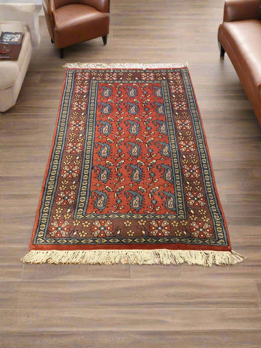 Hand-Knotted Pakistani Wool Rug, Tribal/Floral Design, size 2' 7" x 4' 5"