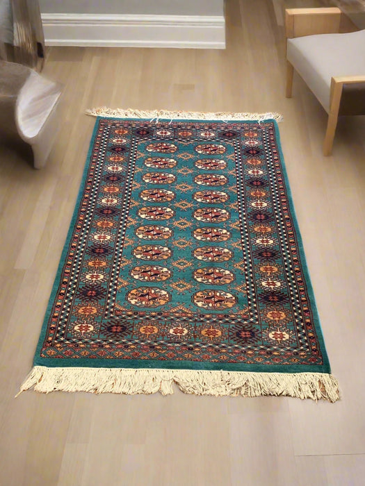 Hand-Knotted Pakistani Bokhara Rug – 100% Wool, 2' 8"x 4' 2" (M)