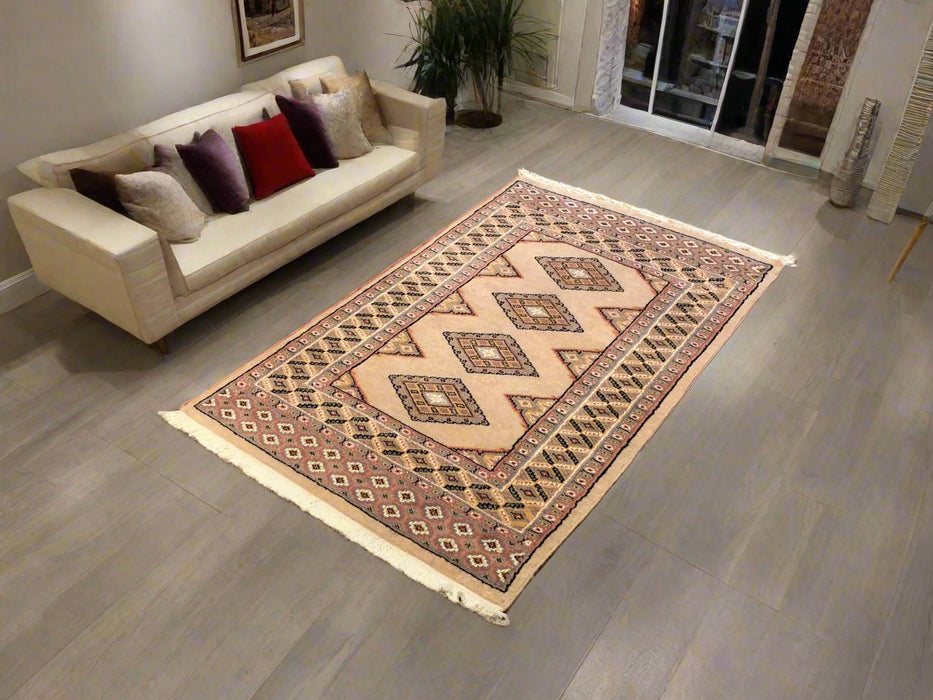 Hand-Knotted Pakistani Wool Rug, Tribal/Floral Design, size 2' 6" x 4' 1"