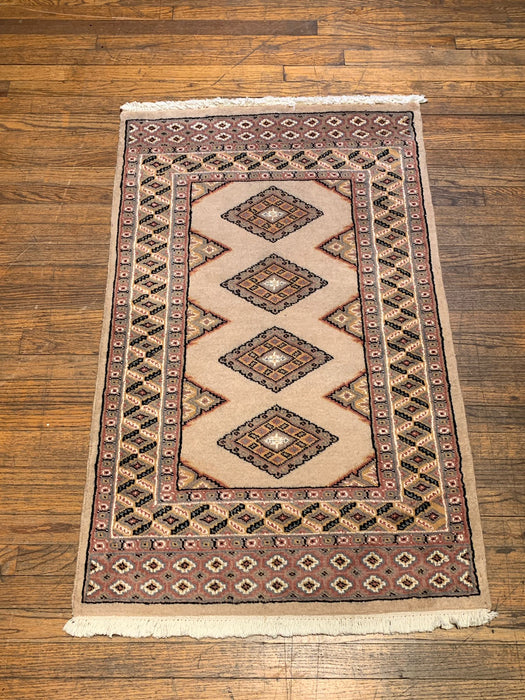 Hand-Knotted Pakistani Wool Rug, Tribal/Floral Design, size 2' 6" x 4' 1"