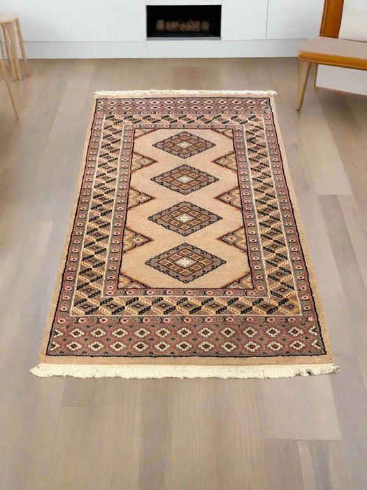 Hand-Knotted Pakistani Wool Rug, Tribal/Floral Design, size 2' 6" x 4' 1"