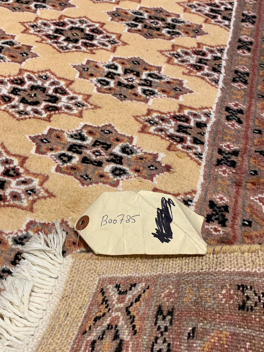 Hand-Knotted Pakistani Wool Rug, Tribal/Floral Design, size 2' 7" x 3' 10"