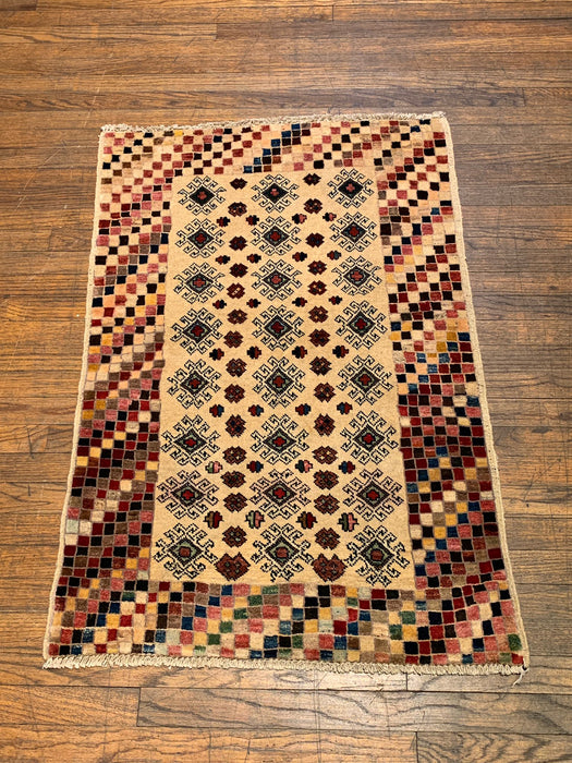 Hand-Knotted Sultanabad Vegetable-Dyed Wool Rug, 2' 7" x 4" (K)