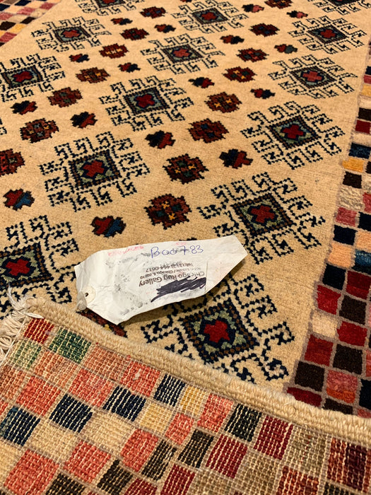 Hand-Knotted Sultanabad Vegetable-Dyed Wool Rug, 2' 7" x 4" (K)