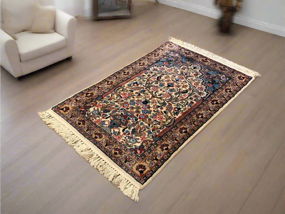 Hand-Knotted Pakistan Kashmiri Silk Wool Blend Rug, size 2' 7" x 4" (E)