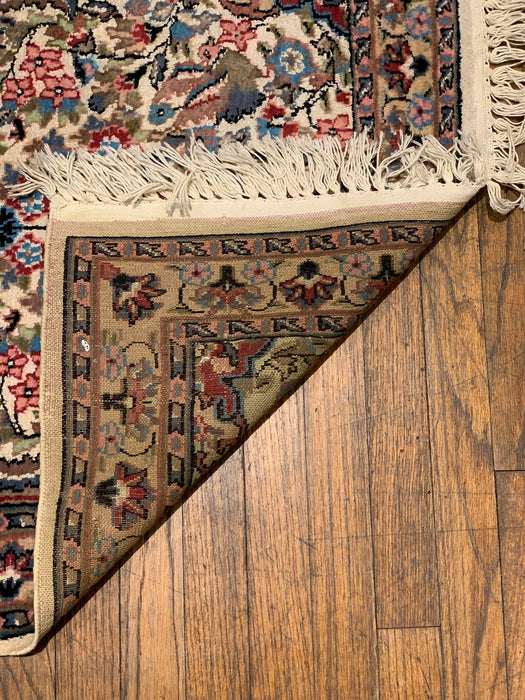 Hand-Knotted Pakistan Kashmiri Silk Wool Blend Rug, size 2' 7" x 4" (E)