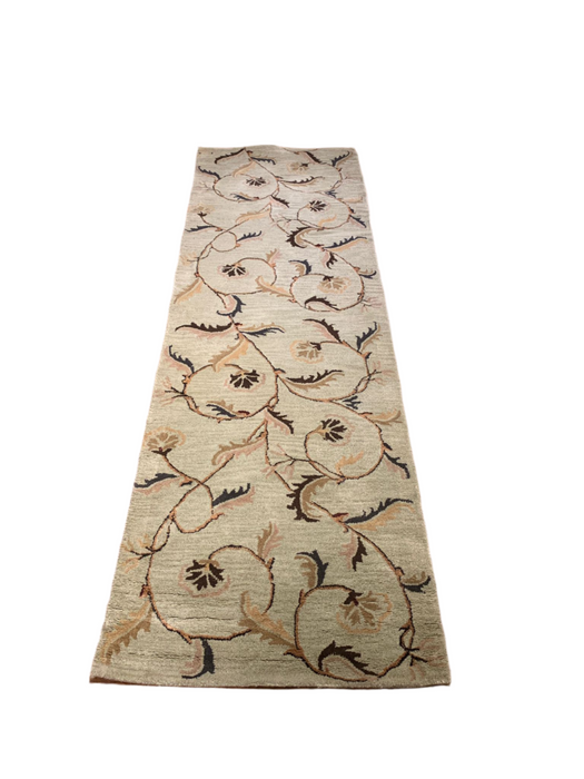 Persian-Inspired. Modern Defined. Turkish Made Rug, 2' 5" x 7' 9" (O)