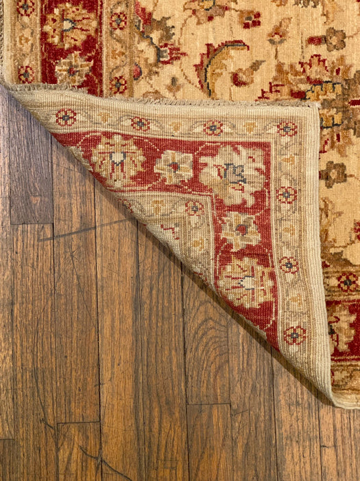 Hand-Knotted Sultanabad Vegetable-Dyed Wool Rug Size ; 2' 7" x 10' 4"